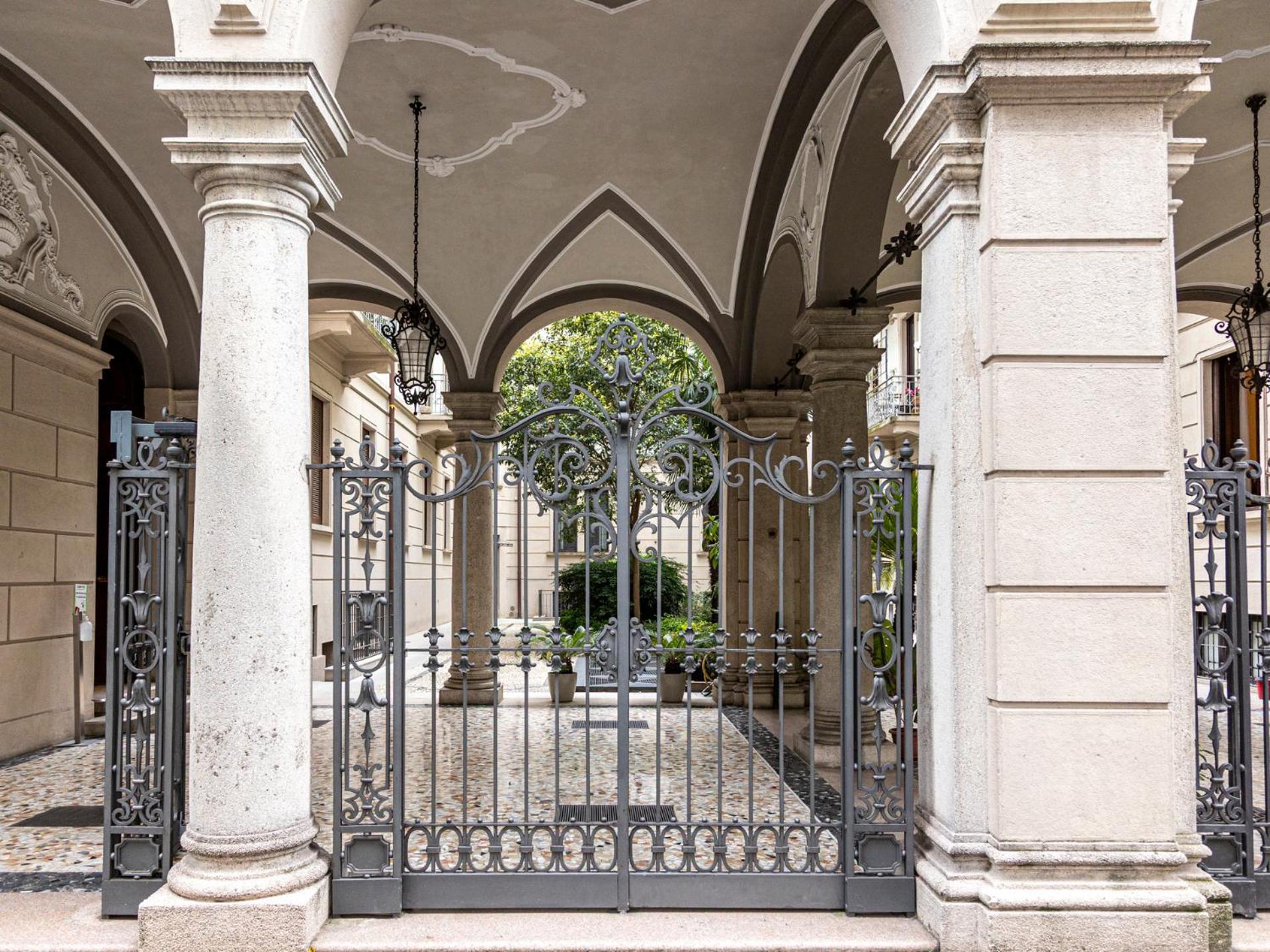Luxury Sant'Ambrogio Apartment Милан Экстерьер фото